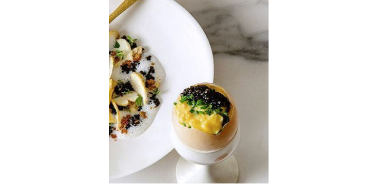 Œufs brouillés au caviar